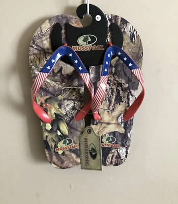 Men’s Mossy Oak Patriotic Camouflage Flip Flops Size Medium  - Image 1 of 4