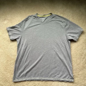 Tommy Bahama Men’s Gray V Neck Island Zone TShirt - Sized XXL - EUC - Picture 1 of 7