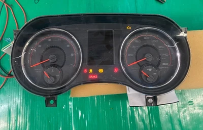 Dodge Charger 2012 velocímetro clúster desconocido millas 56046413AH Foto 1 de 3