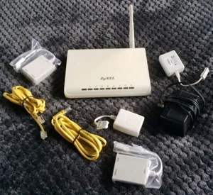 zYxel p-660HW-T1 v2 wireless router + PSU + Filters + Leads - Picture 1 of 2