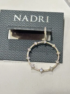 Pendiente Nadri ÚNICO aro gota tono dorado  Foto 1 de 4