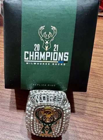 2021 MILWAUKEE BUCKS NBA CHAMPIONSHIP REPLICA RING NBA GIVEAWAY 3/24/22 NIB Cover