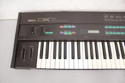 Yamaha DX7 Digital Programmable Algorithm Synthesizer keyboard - Image 1 of 4