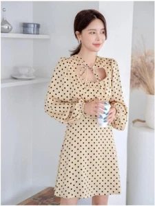 Vestido de lunares con cuello cortado en línea A - Imagen 1 de 6