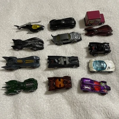 13 hot wheels New & Vintage Batman & Robin Batmobile Dark Night Diecast Vehicle - image 1 of 4