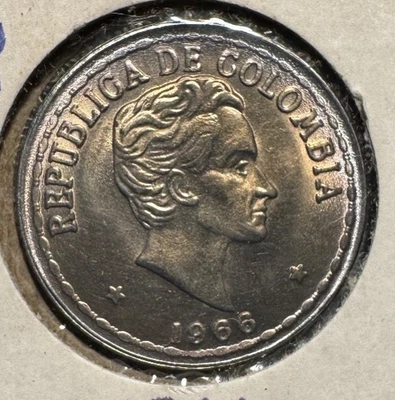 1966 Columbia 20 Centavos coin - Great Condition - Image 1 of 2