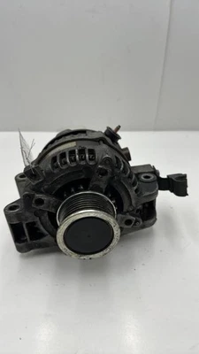 Alternateur TOYOTA COROLLA VERSO 2 PHASE 1 270600G011 - Photo 1/4