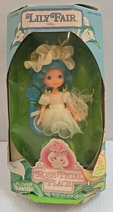 Vintage Rose Petal Place Lily Fair Scented Doll In Box - Picture 1 of 4
