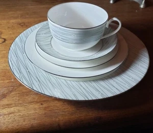 Thomas O'Brien für Reed and Barton Tilden Spitzentaube 5-teiliges Gedeck! - Bild 1 von 6