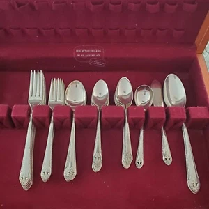44 Pc Holmes & Edwards Inlaid Silver Plate Flatware Lovely Lady + Wood Box - Picture 1 of 12