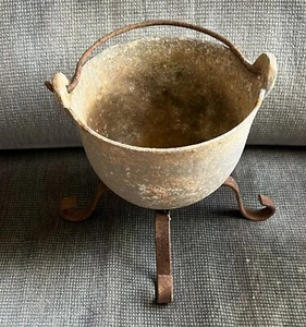 Primitive Footed Antique Cast Iron Gypsy Kettle Pot Planter - Picture 1 of 5