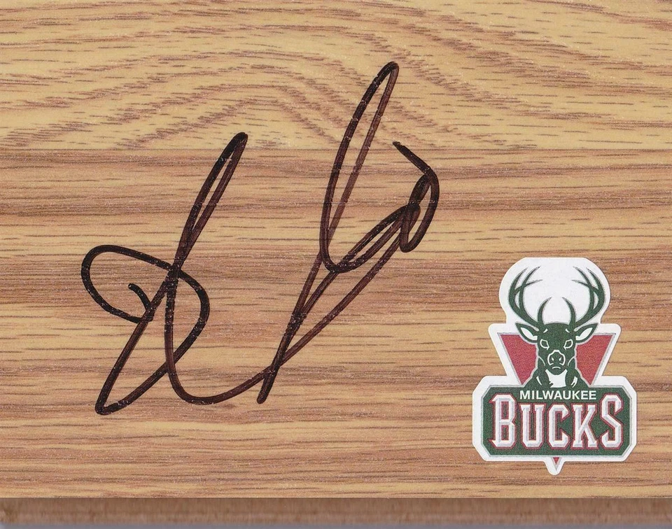 Milwaukee Bucks Drew Gooden 签名地板正品认证 — 第 1/1 张图片