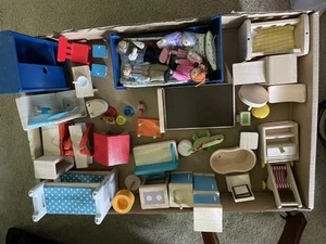 Holz Puppenhaus Möbel Lot Küche Schlafzimmer Modern Wohnzimmer Stuhl PlanToys - Bild 1 von 7