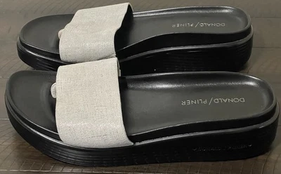 Sandalia Donald Pliner Talla 7M Mujer Cuña Deslizable Fifi Cuero Plateado Metálico  Foto 1 de 4