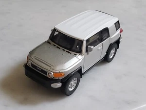 WELLY TOYOTA FJ CRUISER 4.75 INCH LONG SILVER PREOWNED FREE SHIP - Picture 1 of 4