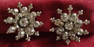 Pendientes P and F Tono Plata Vidrio Transparente Estrás Joyas Tornillo Trasero Vintage - Imagen 1 de 9