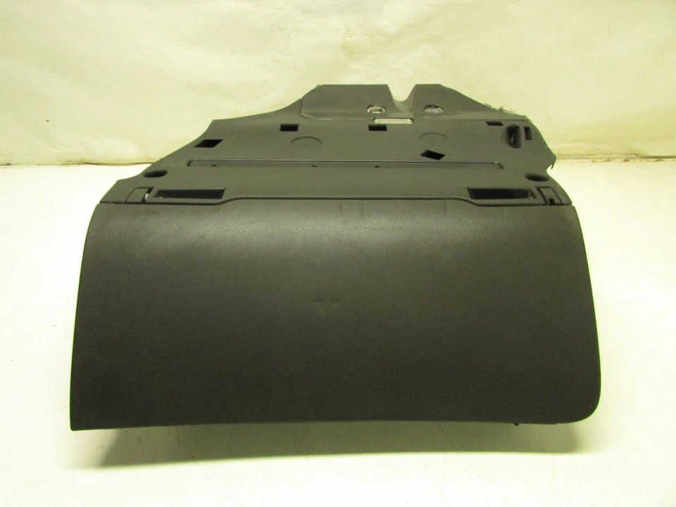 Audi A6 2006 guantera negra 4F1 880 302 N OEM 05 07 08 09 10 11 Foto 1 de 4