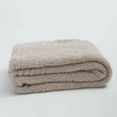 Chunky Soft Warm Throw Fleece Blanket for Sofa Bed Office Nap Blanket 130*160cm - Image 1 of 4