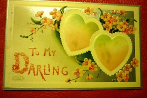 Antike Postkarte "To My Darling" Herzen Szene innen rosa Blumen silber verschickt - Bild 1 von 2