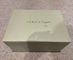 Authentic Van Cleef & Arpels Gift Box Storage Box + Gift Bag + Document Holder - Picture 1 of 7