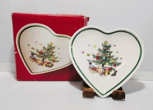 Christmastime Nikko Holiday Heart Shaped Holiday Dish Trinket Tray Japan 5 3/4" - Picture 1 of 6