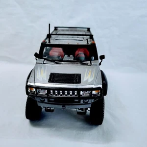 Maisto 2003 Silver Hummer H2 1:27 Scale Die Cast Truck - Picture 1 of 6