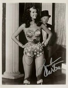 LYNDA CARTER Signed 8x10 Photo..WONDER WOMAN Television Legend..COA - Picture 1 of 2