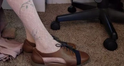 Zapato Urban Outfitters Restringido Talla 7 Tostado y Azul Foto 1 de 4