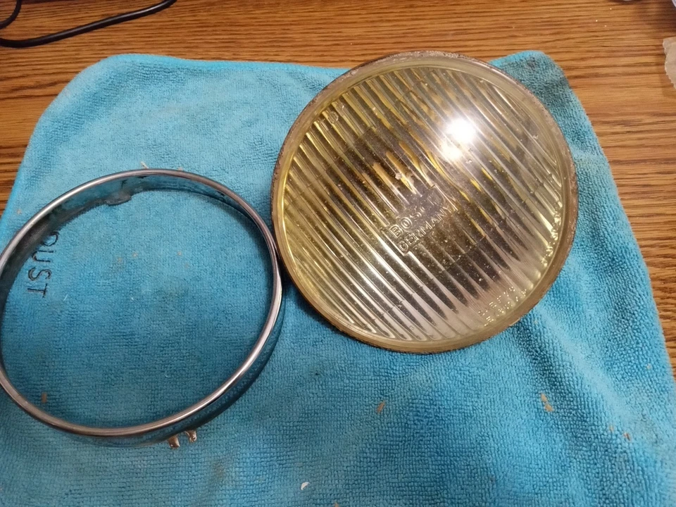 Faro antiniebla ámbar Bosch 78-85 Mercedes Benz 300D 240D W123 1305301026 áspero  Foto 1 de 4