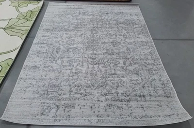 SILVER / IVORY 5'-3" x 7'-6" Flaw in Rug, Reduced Price 1172790397 MAD603G-5 - Image 1 of 4