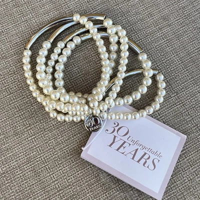 Pulsera de perlas Chico’s 30 aniversario plata con estrás de cristal nueva Foto 1 de 4