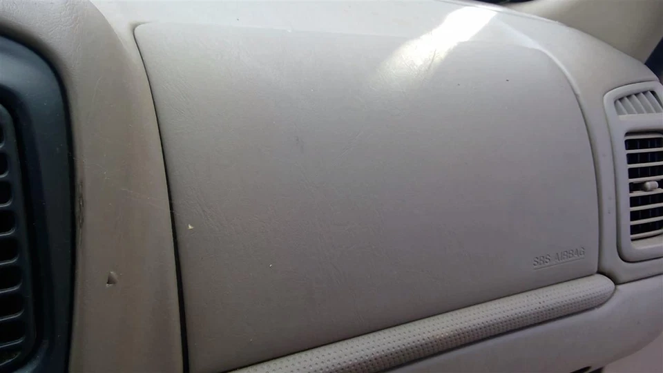 Used Instrument Panel Air Bag fits: 2002 Mazda TRIBUTE passenger dash Grade A — 第 1/4 张图片