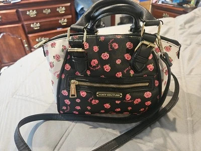 Nuevo Bolso Bandolera Juicy Couture B&W Rosa Flor Negro Corona Dorada Real Foto 1 de 4