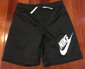 Nike sportliche schwarz & weiße Boardshorts Jungen Größe Small - neu mit Etikett - $ 35 - Bild 1 von 4