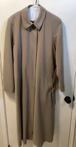 Women "Gallery" tanish gray button up removable lining trench type coat. Size 6 - Picture 1 of 5