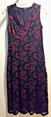 VESTIDO PULÔVER KAREN KANE VERMELHO E PRETO RENDA ELÁSTICO SEM MANGAS GOLA V TAMANHO P - Imagem 1 de 4