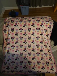 Minnie Mouse Decke - Bild 1 von 4