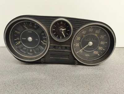 Cuadro de instrumentos Mercedes-Benz 240D 1973-976 VDO 77 K millas Foto 1 de 4