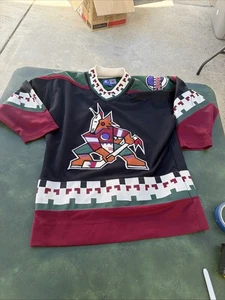 Vintage 90s Phoenix Coyotes Starter NHL Hockey Jersey Size small - Black - Bild 1 von 23
