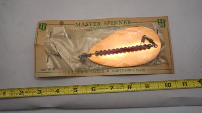 VINTAGE H & J FISHING TACKLE Northboro Mass-4" UNUSED TROLLING SPOON ON CARD - Image 1 of 2