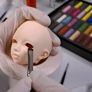 Face Make UP or Body Make UP expenditure. not include the doll - Picture 1 of 5