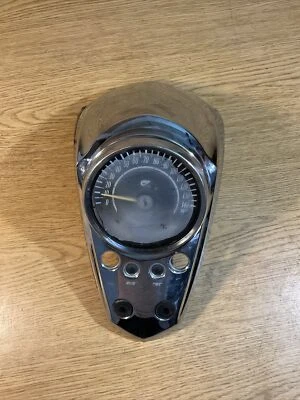 Estuche velocímetro Hyosung ST7 2010 con velocímetro que es solo piezas OEM Foto 1 de 4