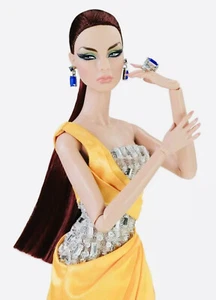 Legendary Status Agnes Von Weiss Integrity Convention Anniversary Doll NRFB - Picture 1 of 12
