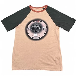 Disney Haunted Mansion T-Shirt Erwachsene Größe Small beige großes Logo Raglan - Bild 1 von 12