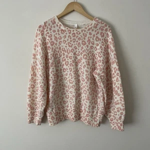 And/Or John Lewis Women’s Medium Sweater Sweatshirt Pullover Pink Animal Print - Picture 1 of 6