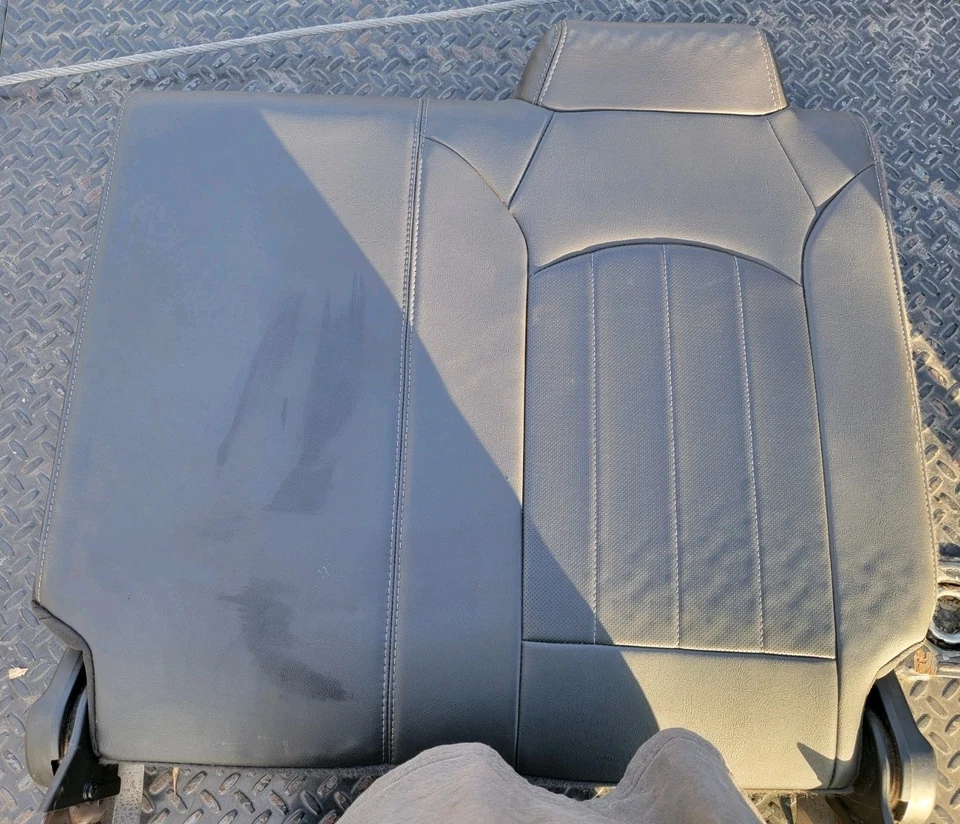 GMC ACADIA DENALI 2015 TERCERA FILA ASIENTO TRASERO LADO DEL CONDUCTOR CUERO NEGRO SIN RASGADURAS  Foto 1 de 1