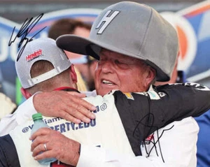 2X AUTOGRAPHED 2023 William Byron & Rick Hendrick #24 Liberty TEXAS WN (Victory - Picture 1 of 1