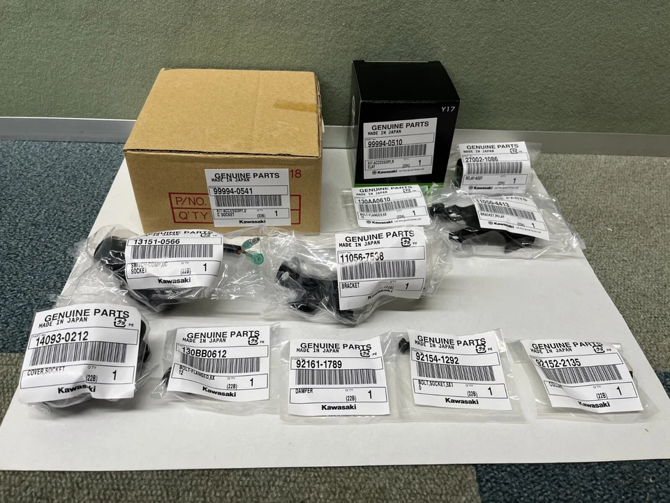 2015-2023 GENUINO KAWASAKI VULCAN S 650 12V DC TOMA DE CORRIENTE Y KIT DE RELÉ Foto 1 de 3