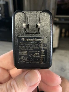 OEM BLACKBERRY PSM04A-050RIMC AC ADAPTER CHARGER OUTPUT 5V 700mA - Photo 1 sur 7