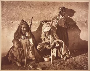 Heliograbado original Lehnert & Landrock c. 1920s #2217 hombres y niños nativos - Imagen 1 de 4